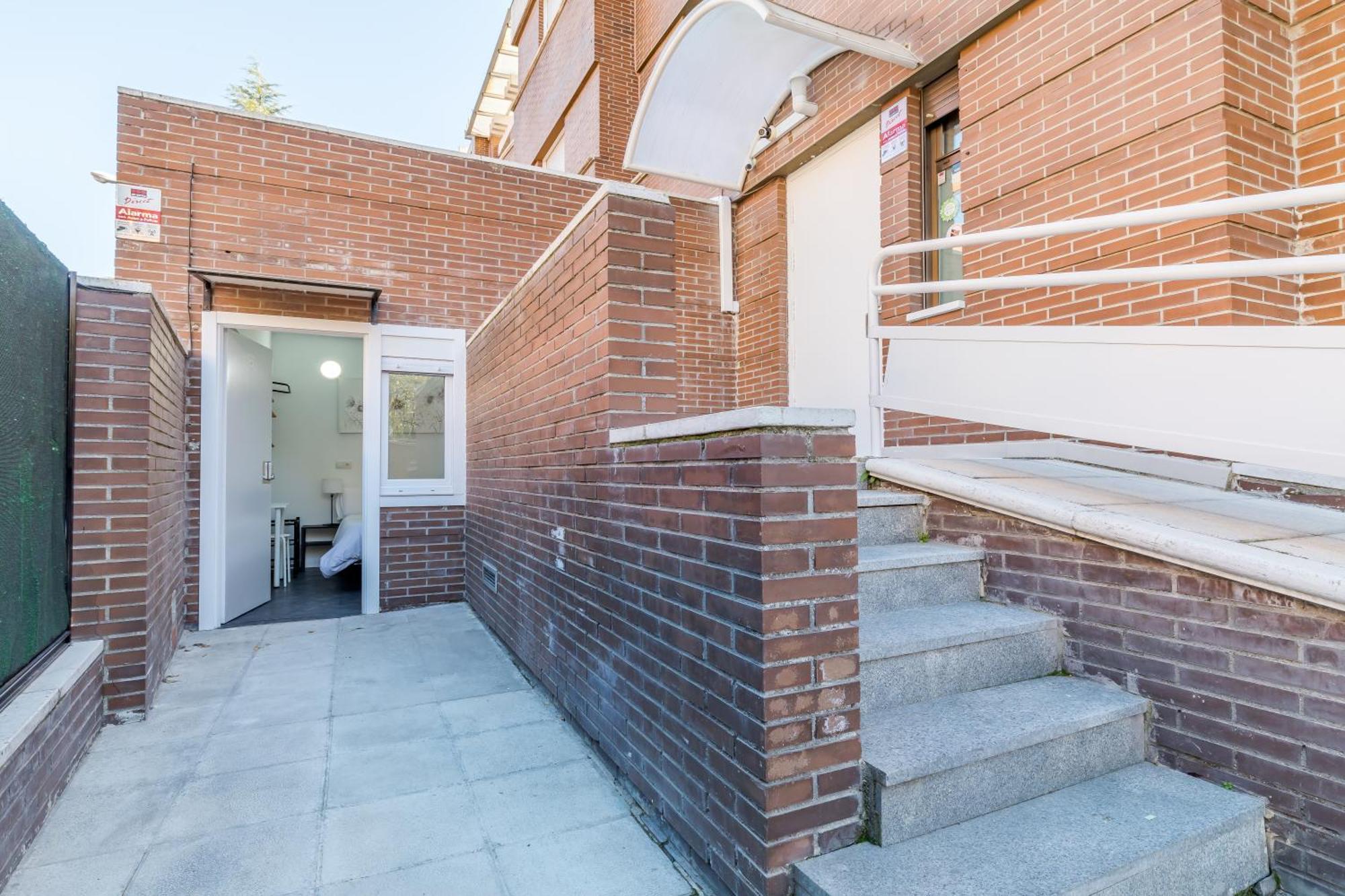 Ayz Ulises - Auto Check-In Property — Photos 1